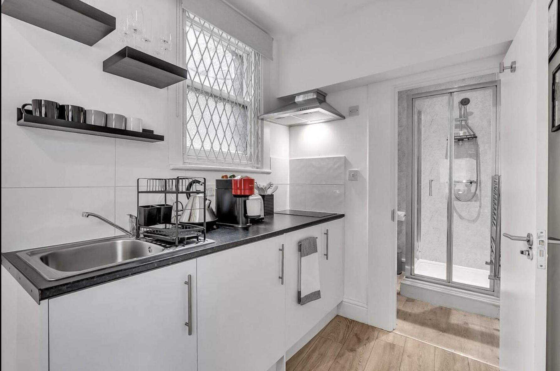 Apartment Vibrant Kensington Street London