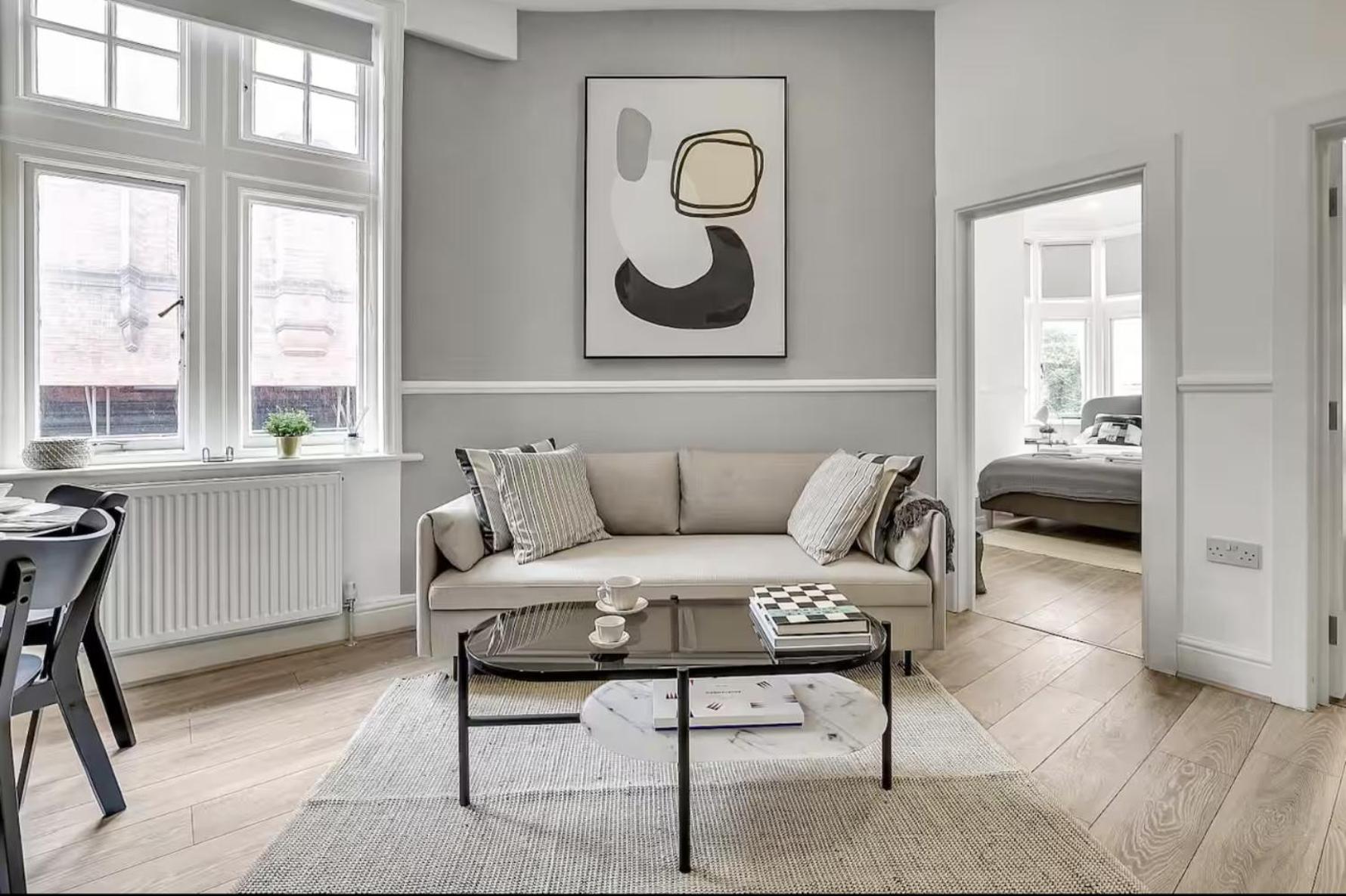 Vibrant Kensington Street Apartment
