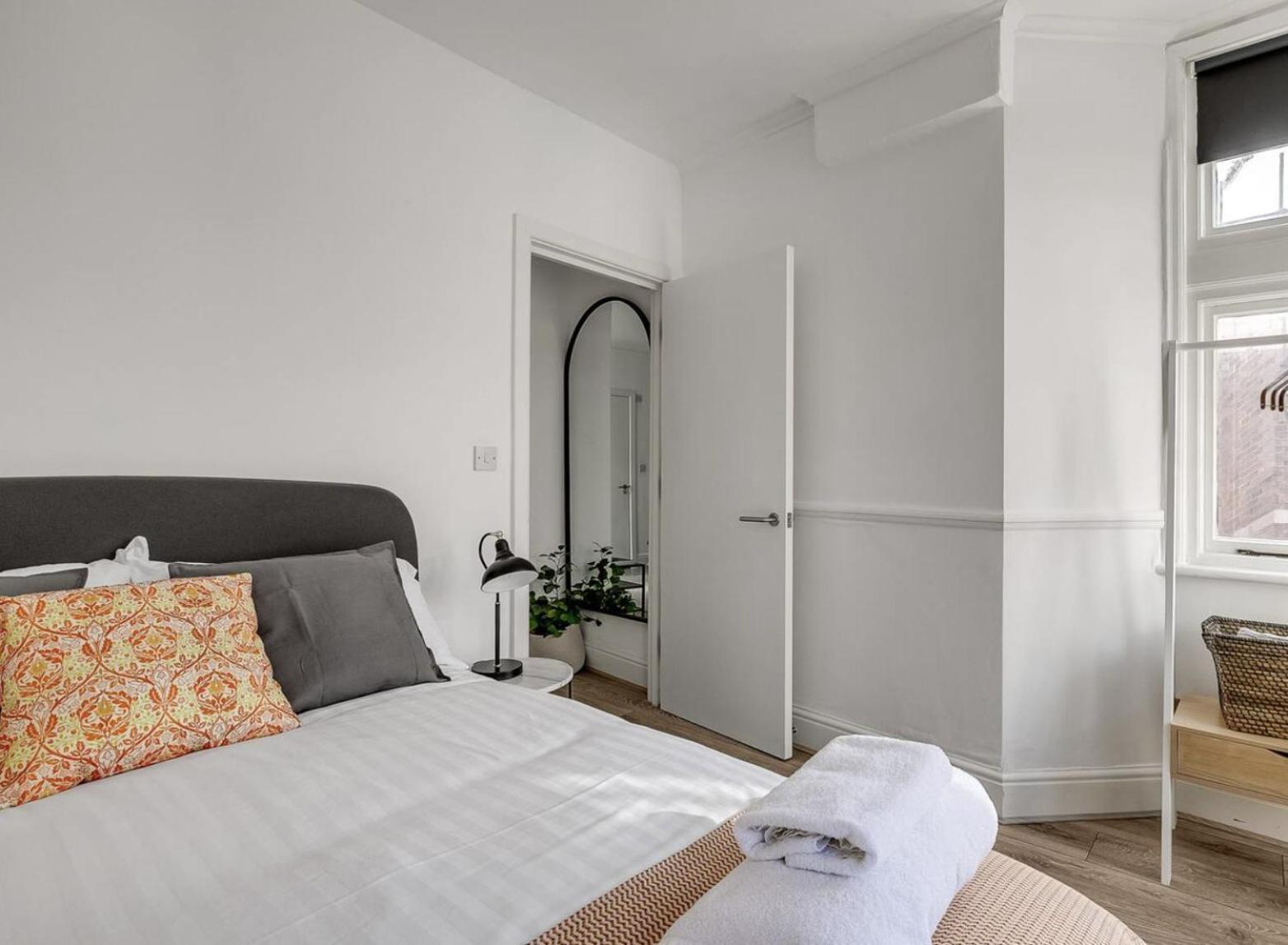 Vibrant Kensington Street Apartment